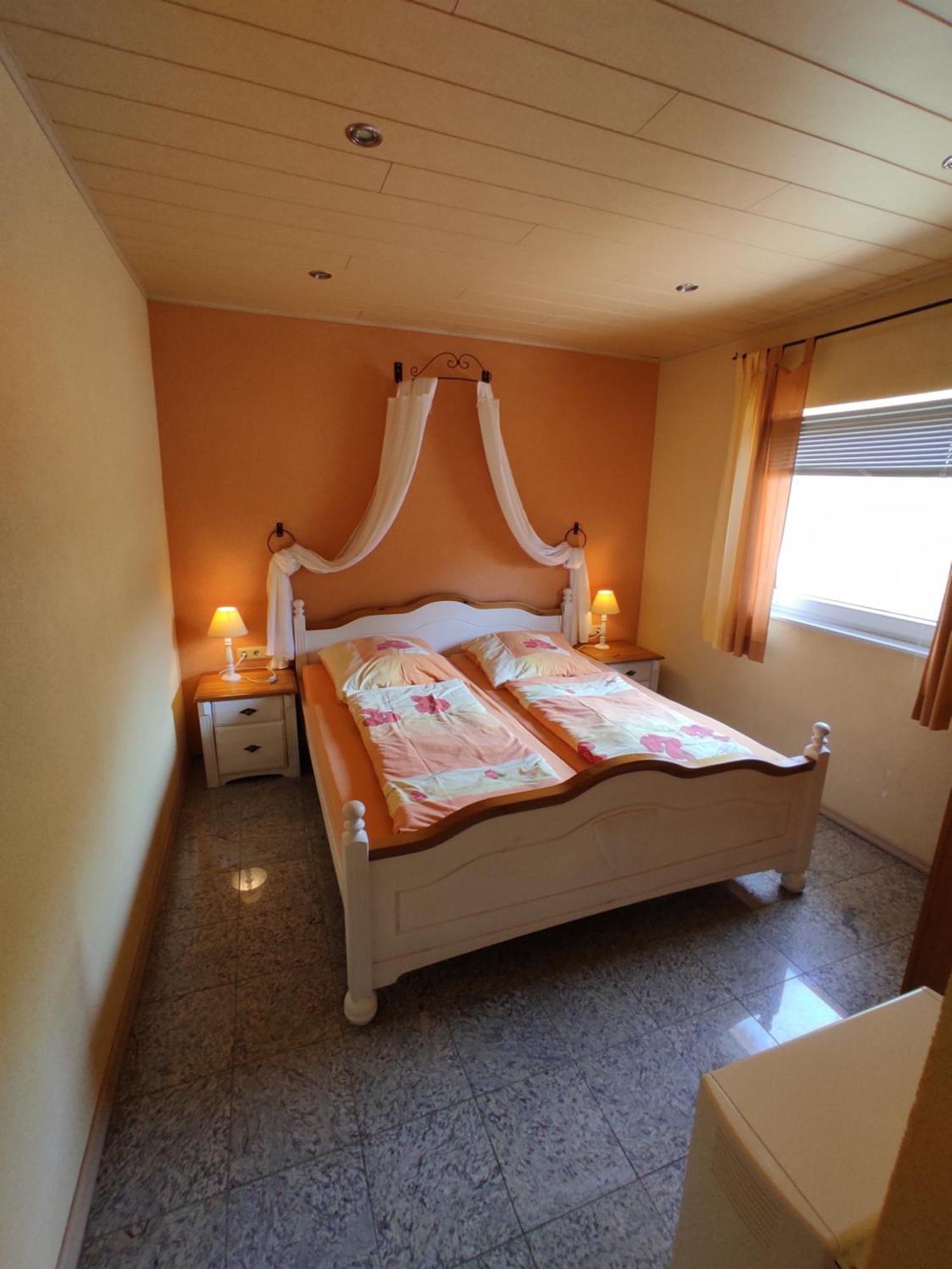 Moselferienweingut Schaefer Apartment Винтрих Стая снимка