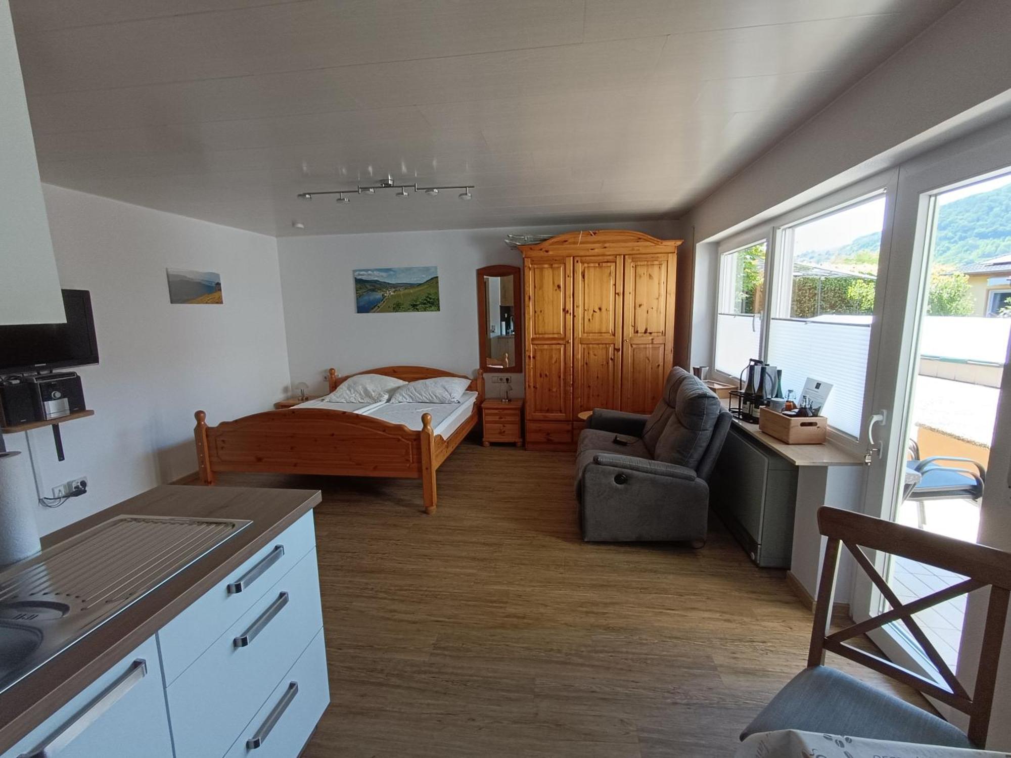 Moselferienweingut Schaefer Apartment Винтрих Стая снимка